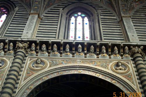 Faces in Siena Duomo